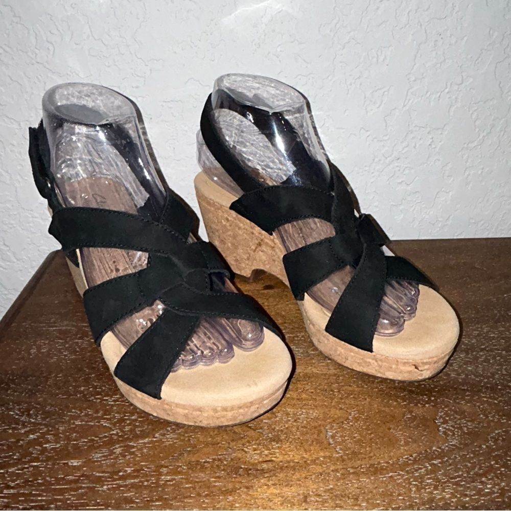Clarks Collection Self-Attached Sling Back Cork Platform Wedge Sandal Shoes - Picture 2 of 10